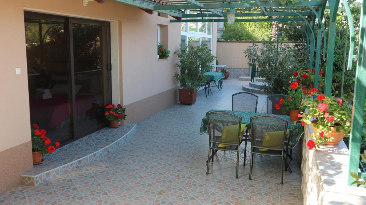 Two-Bedroom Apartment with Terrace and Sea View,1027685161:JPEG