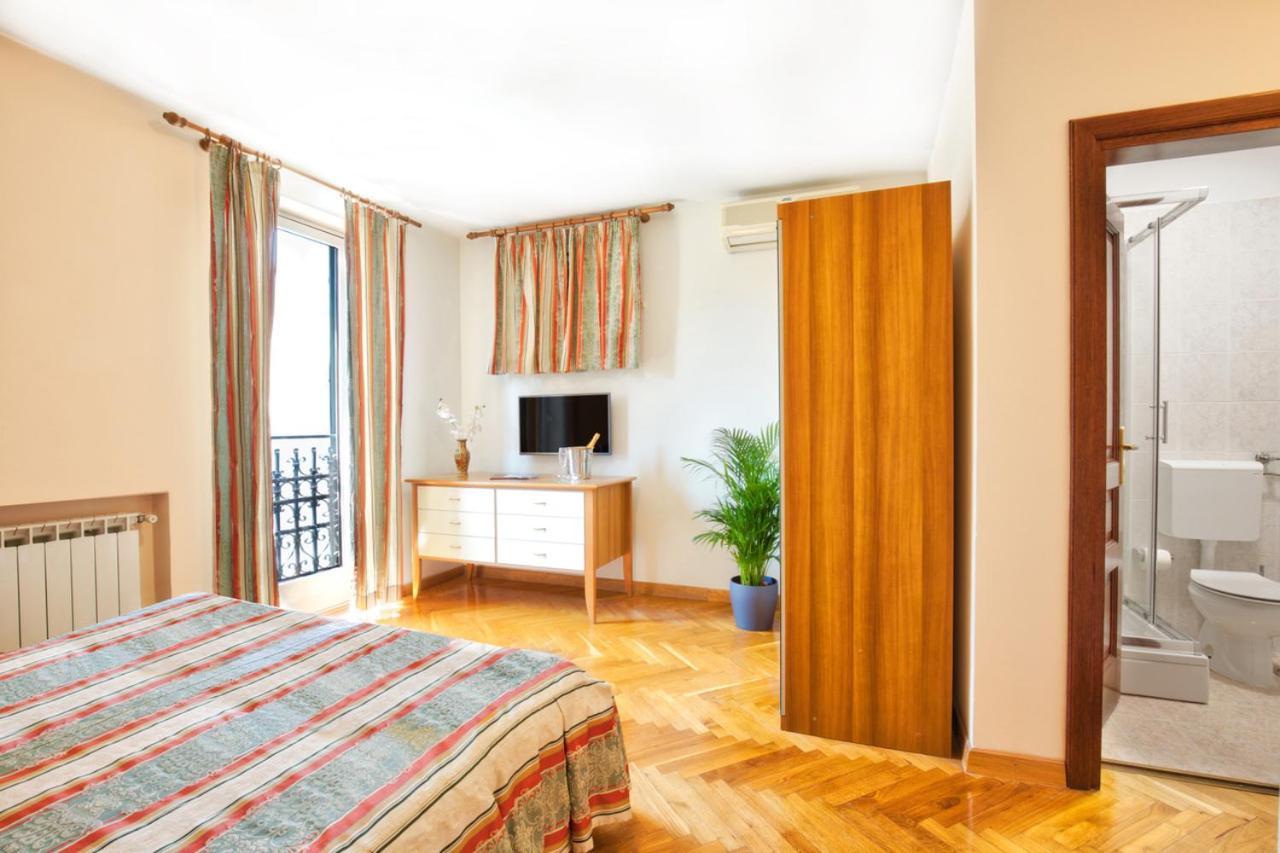 Large Double or Twin Room,1033729112:JPEG