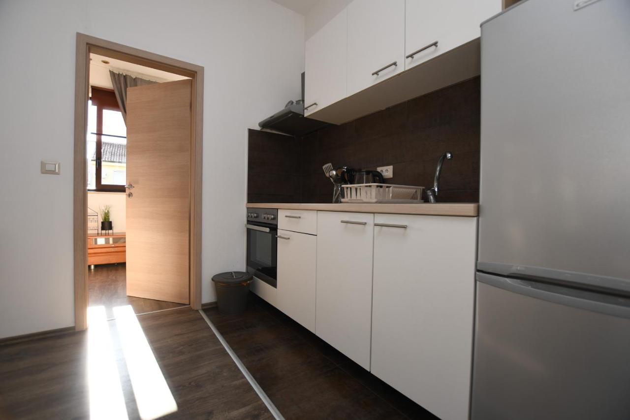 Premier Two-Bedroom Apartment with Terrace and Garden,1036051111:JPEG