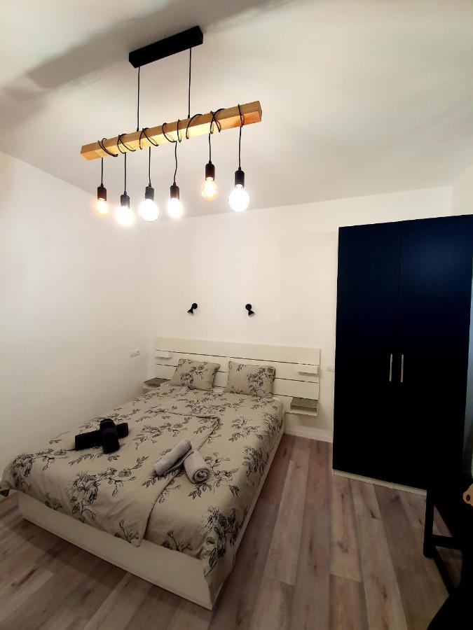 Studio,1036710460:JPEG