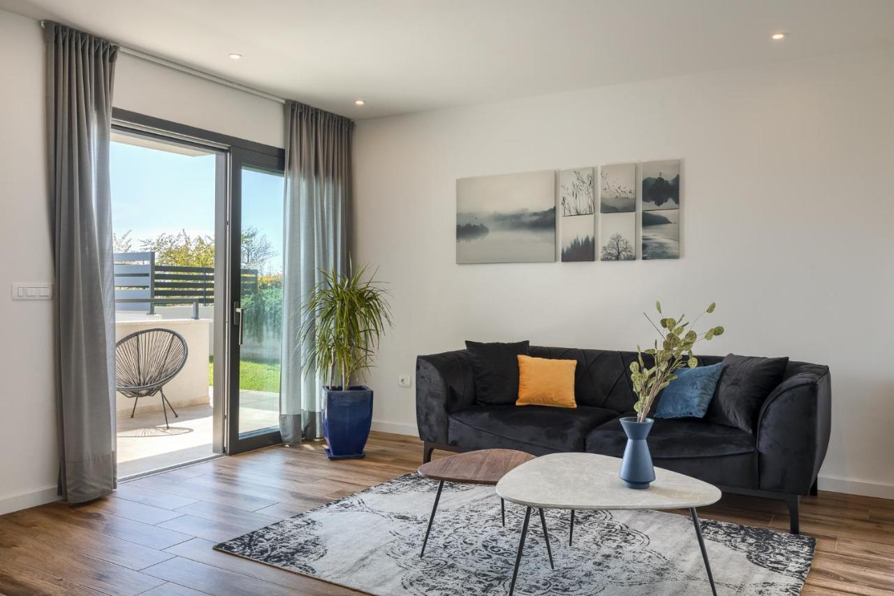 Deluxe Apartment with Garden and Sea View,1092786729:JPEG