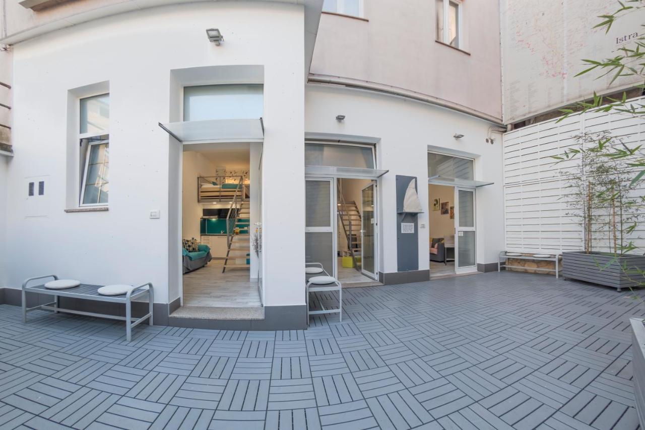 Apartment Split Level,1202354038:JPEG