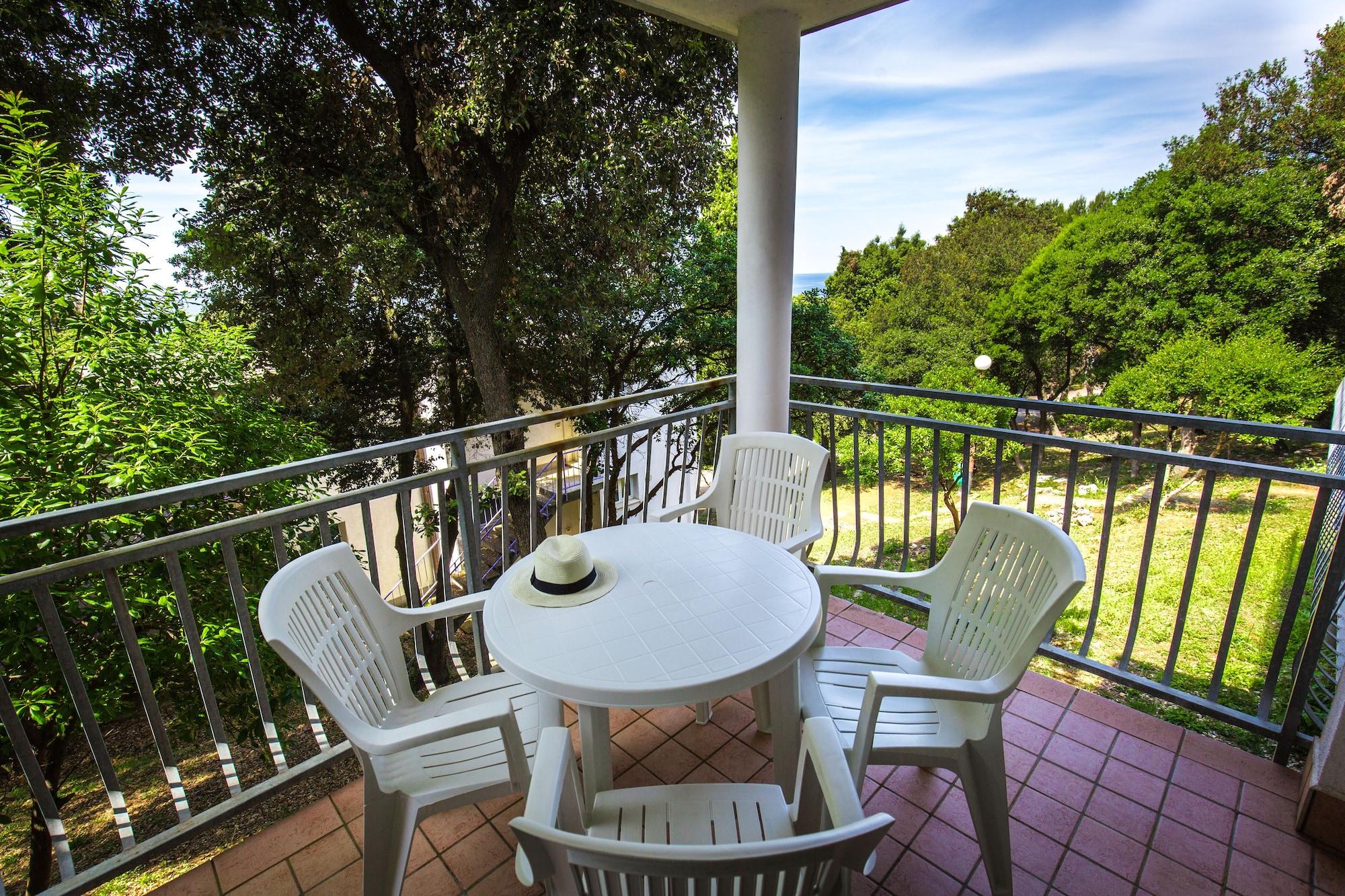 One-Bedroom Apartment with Balcony (4 Adults),1212130528:JPEG