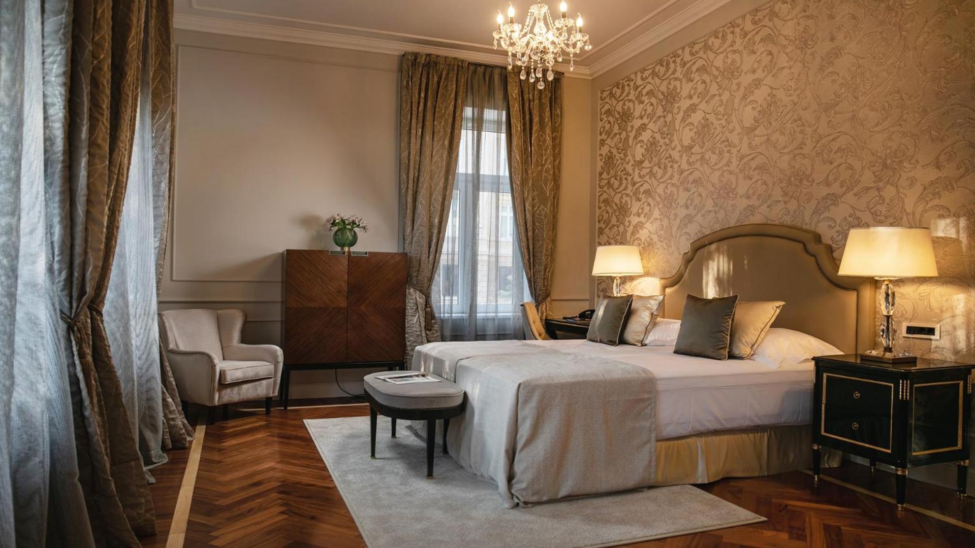 Superior Double or Twin Room,1742719347:JPEG