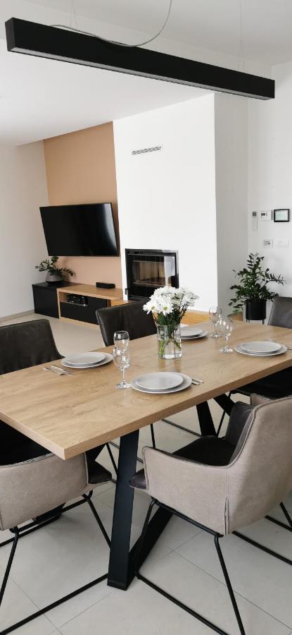Two-Bedroom Apartment,1253928361:JPEG