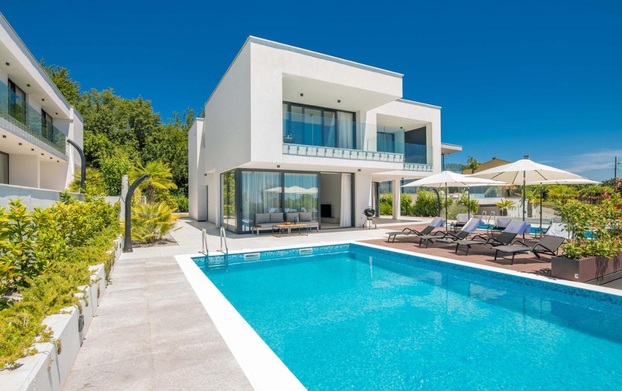 Villa Deluxe