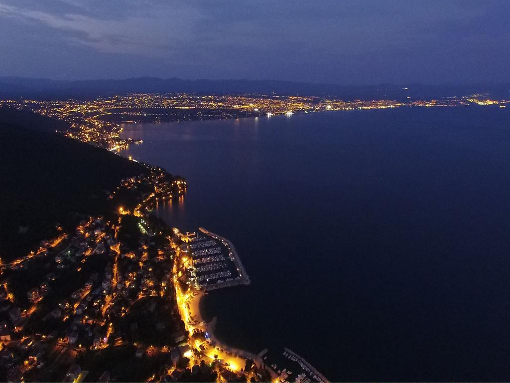 Apartment with Terrace,151347862:JPEG