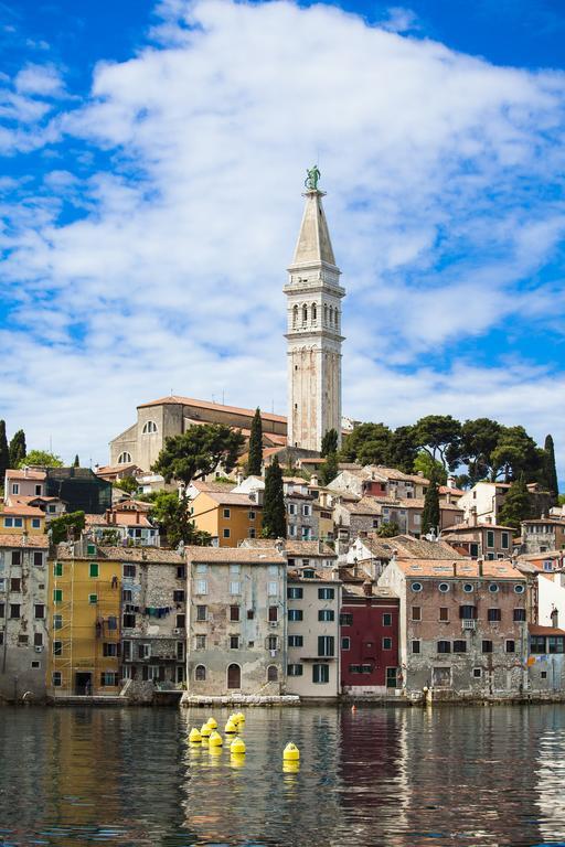 One-Bedroom Apartment with Balcony,126900900:JPEG