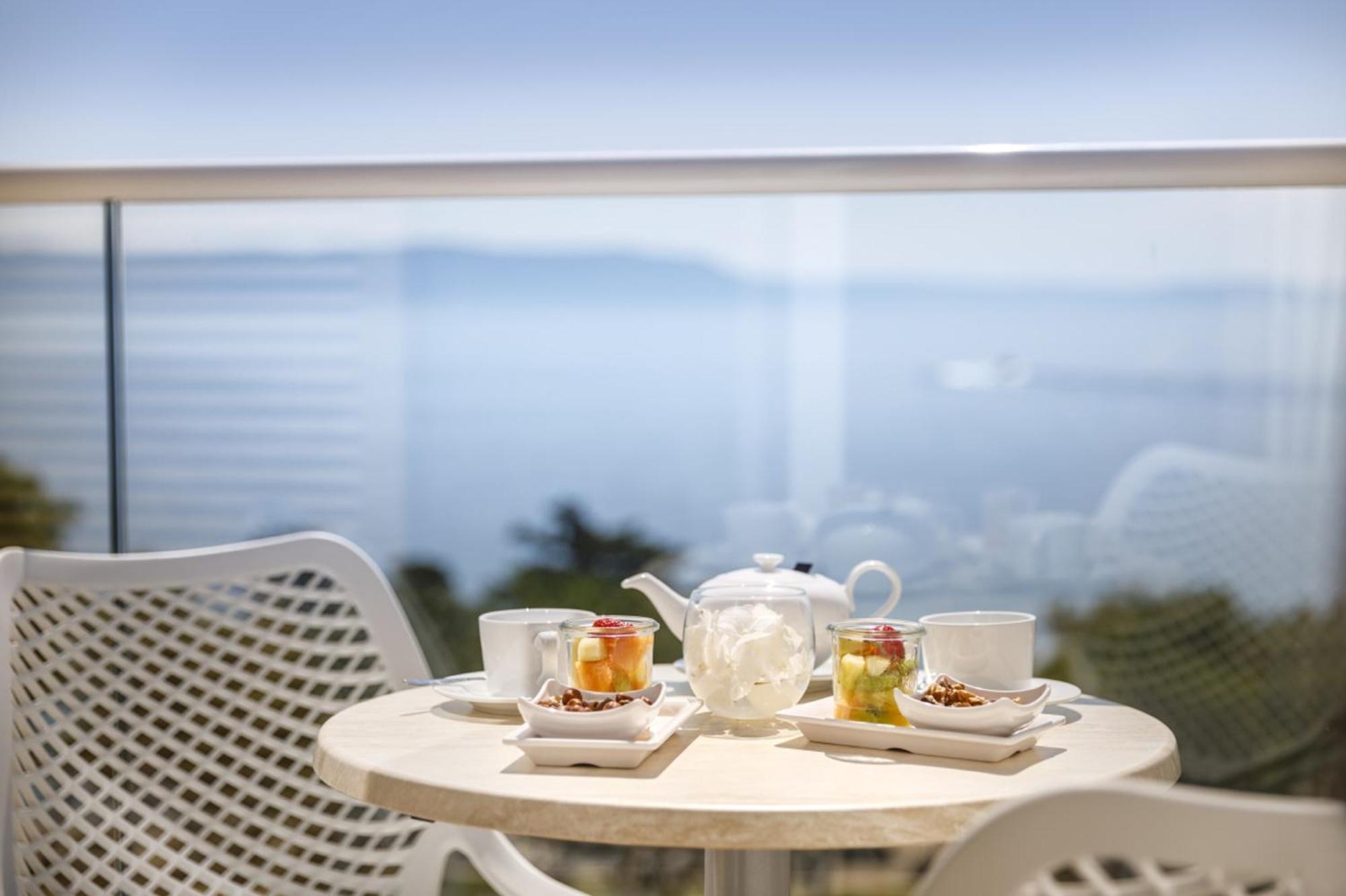 Room 2 Seaview Designed Adults