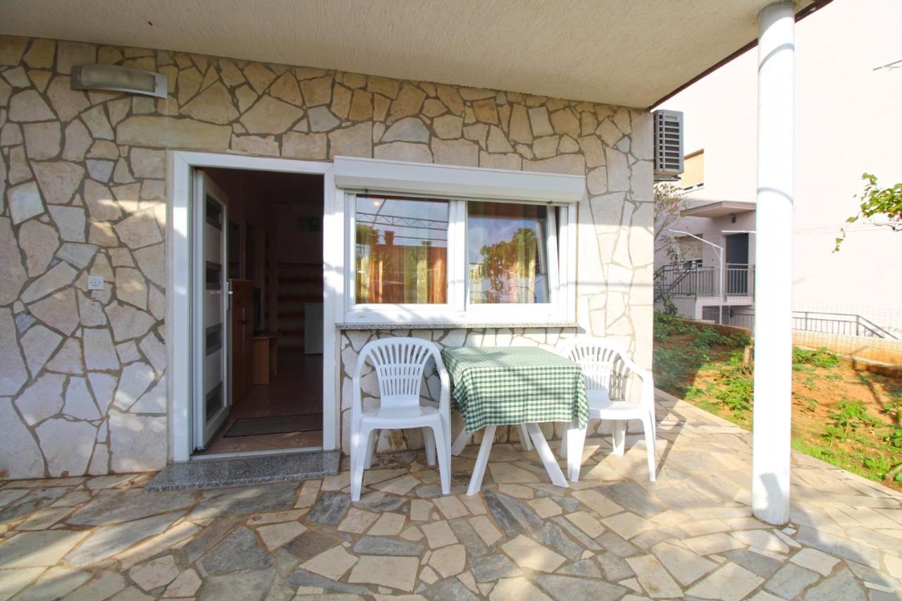 Apartment,1309975153:JPEG