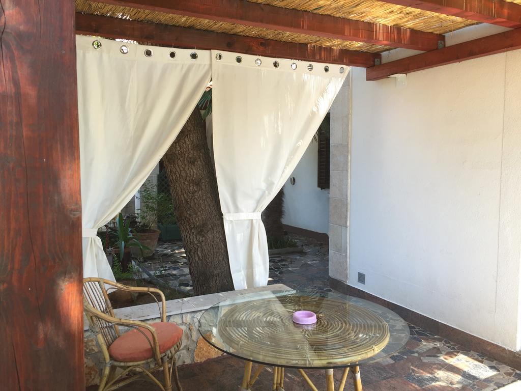 Studio with Patio,136272450:JPEG