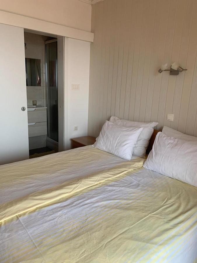 Comfort Three-Bedroom Apartment Terrace Sea View,1396197200:JPEG