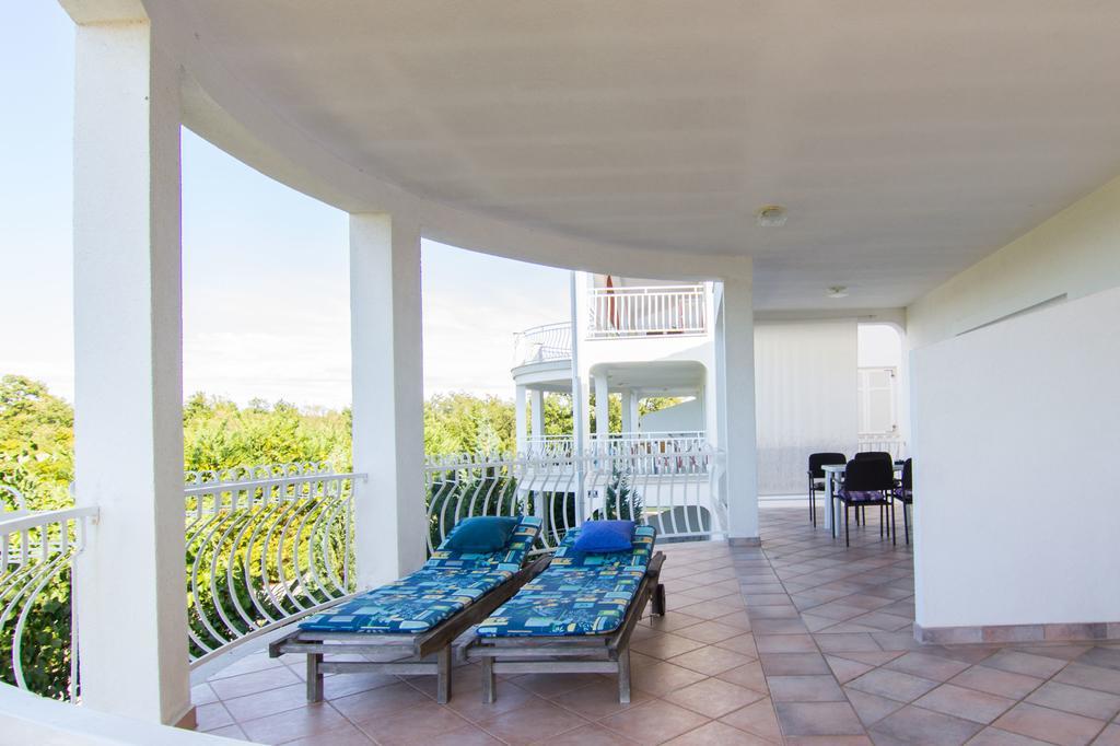 Two-Bedroom Apartment with Terrace and Sea View,230467957:JPEG