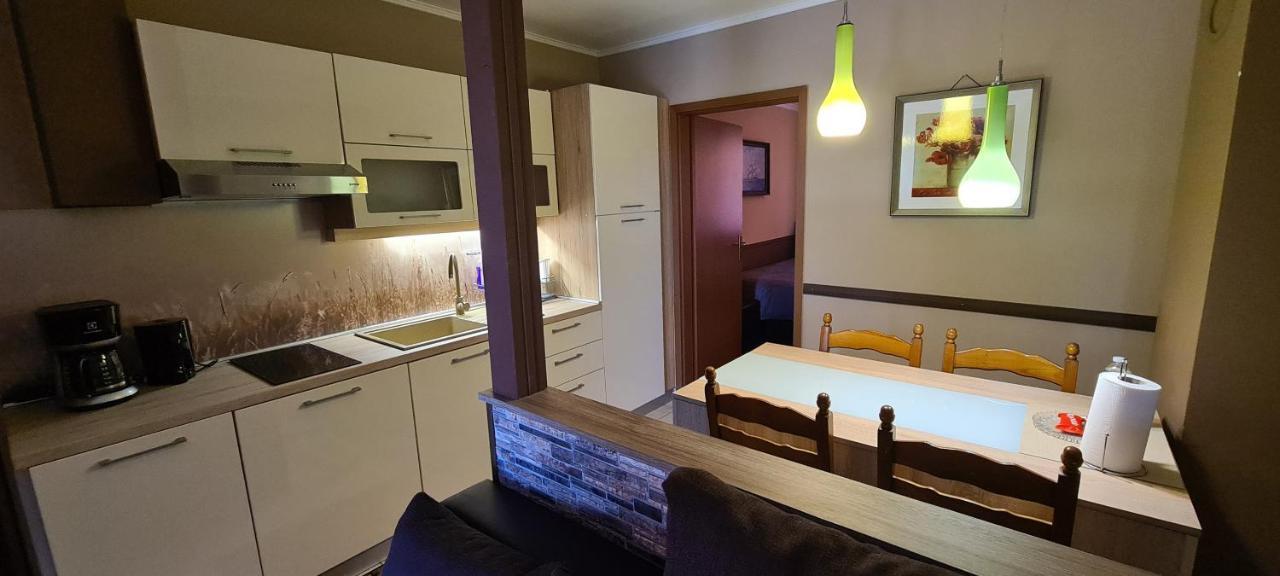 Appartamento con 2 Camere da Letto e Patio