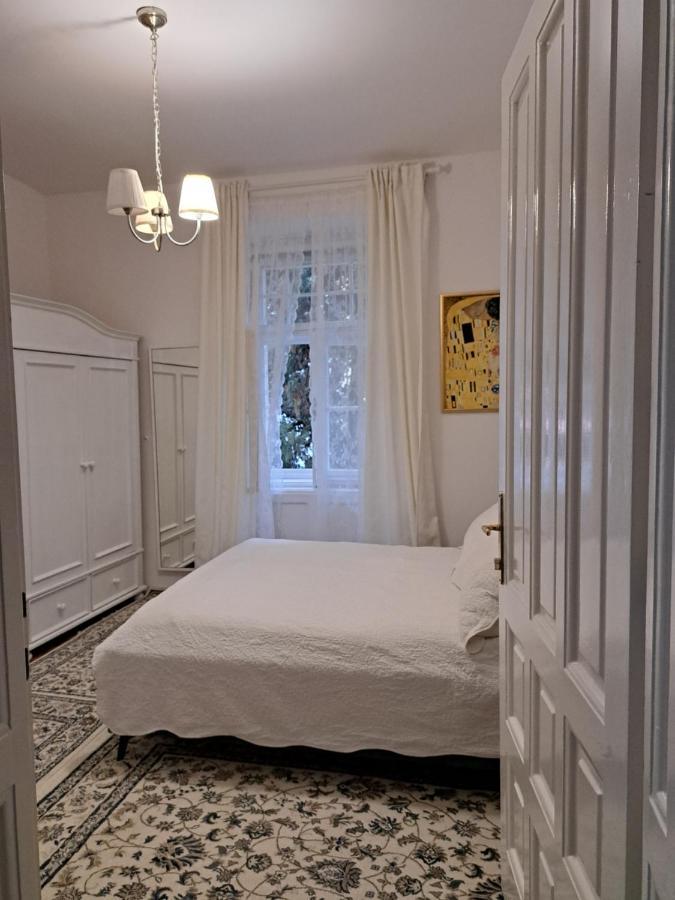 Double Room with Private External Bathroom,1416235056:JPEG