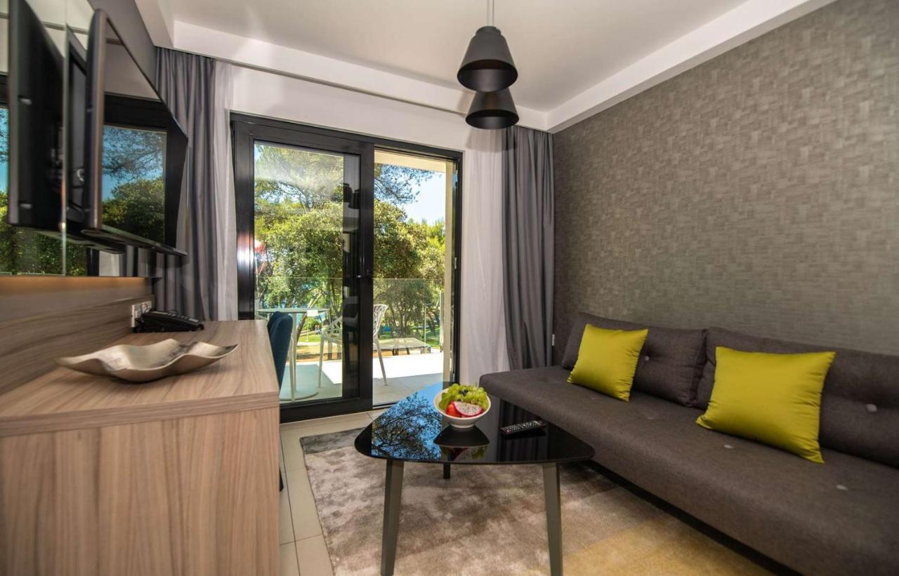 Two-Bedroom Suite Balcony,1498627597:JPEG