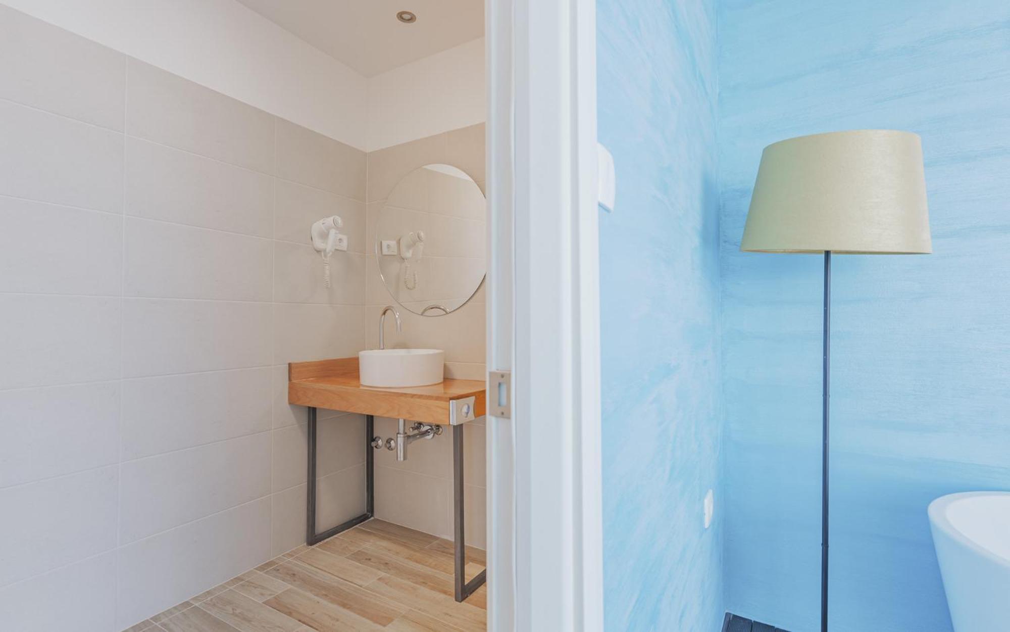 Deluxe Double Room with Bath