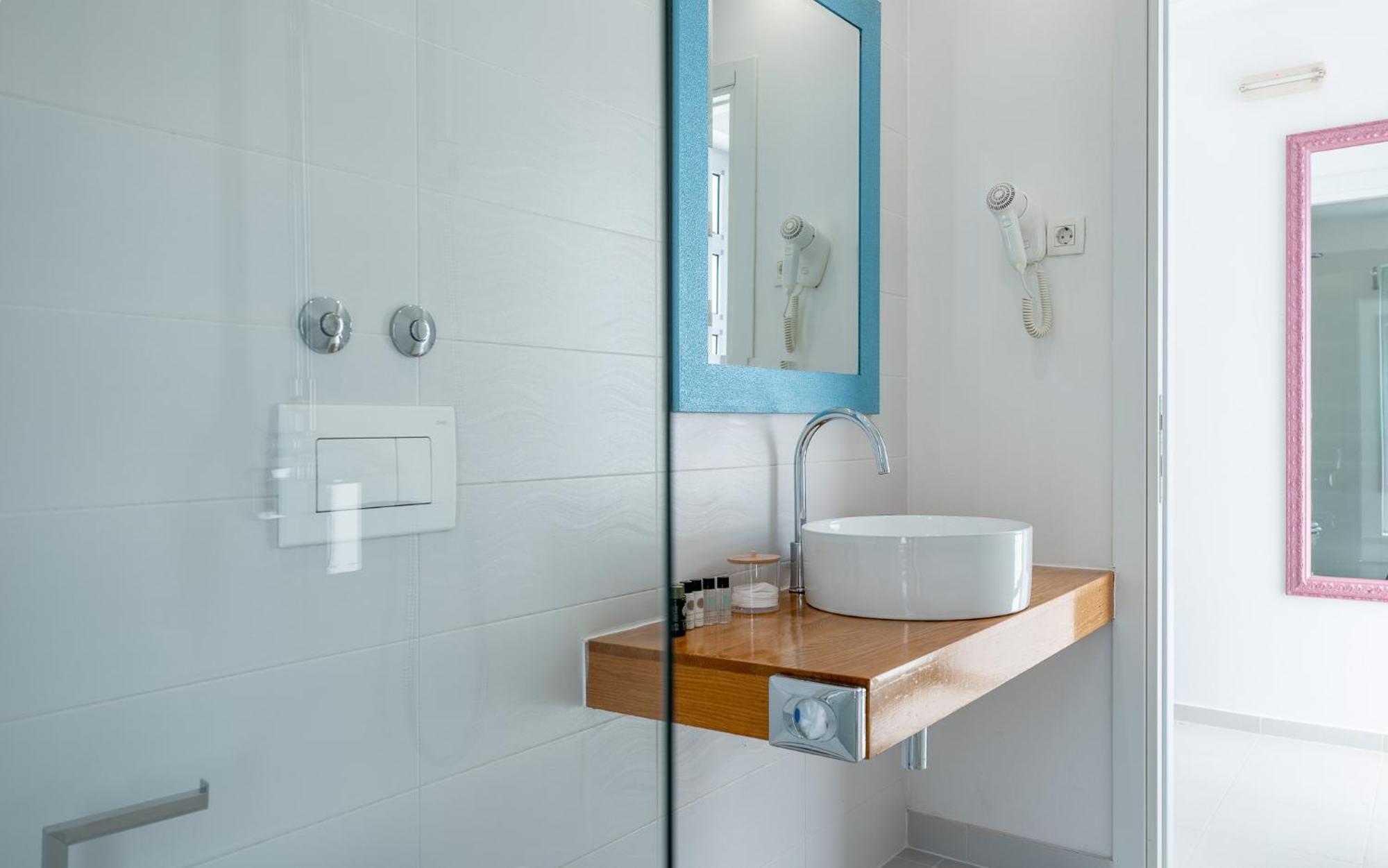 Deluxe Double Room with Shower