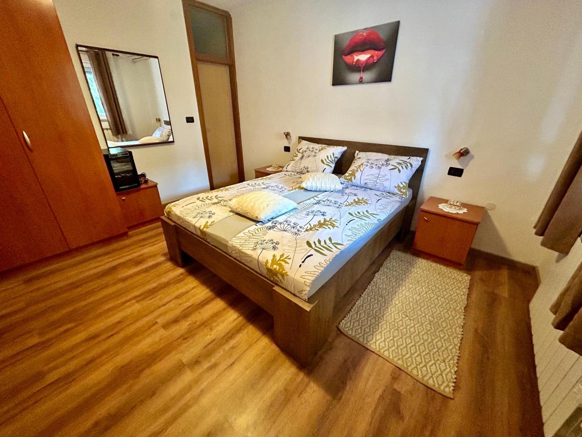 Single Room,1584588195:JPEG