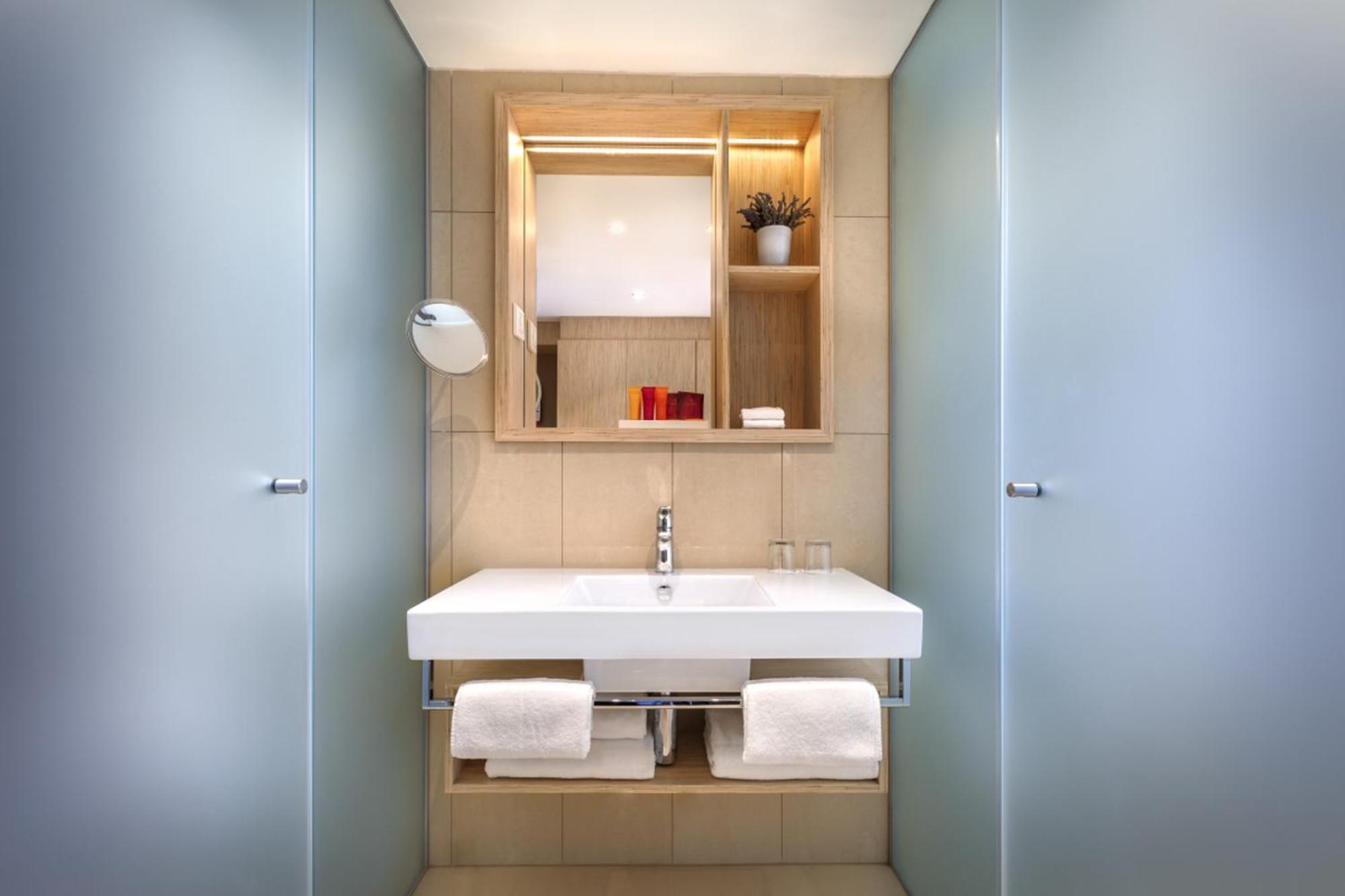 Room 2 Seaview Designed Adults