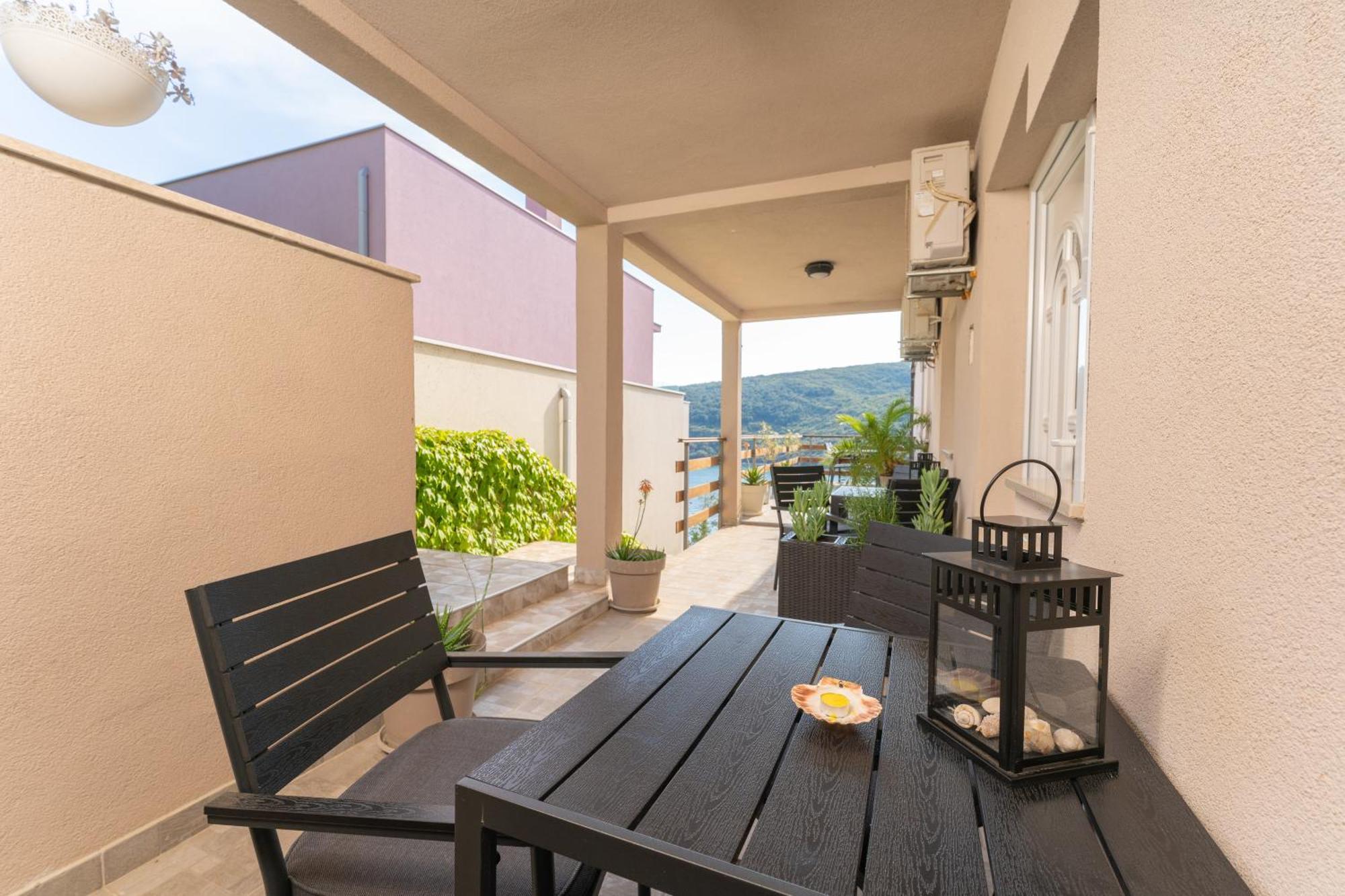 Apartment Garden View