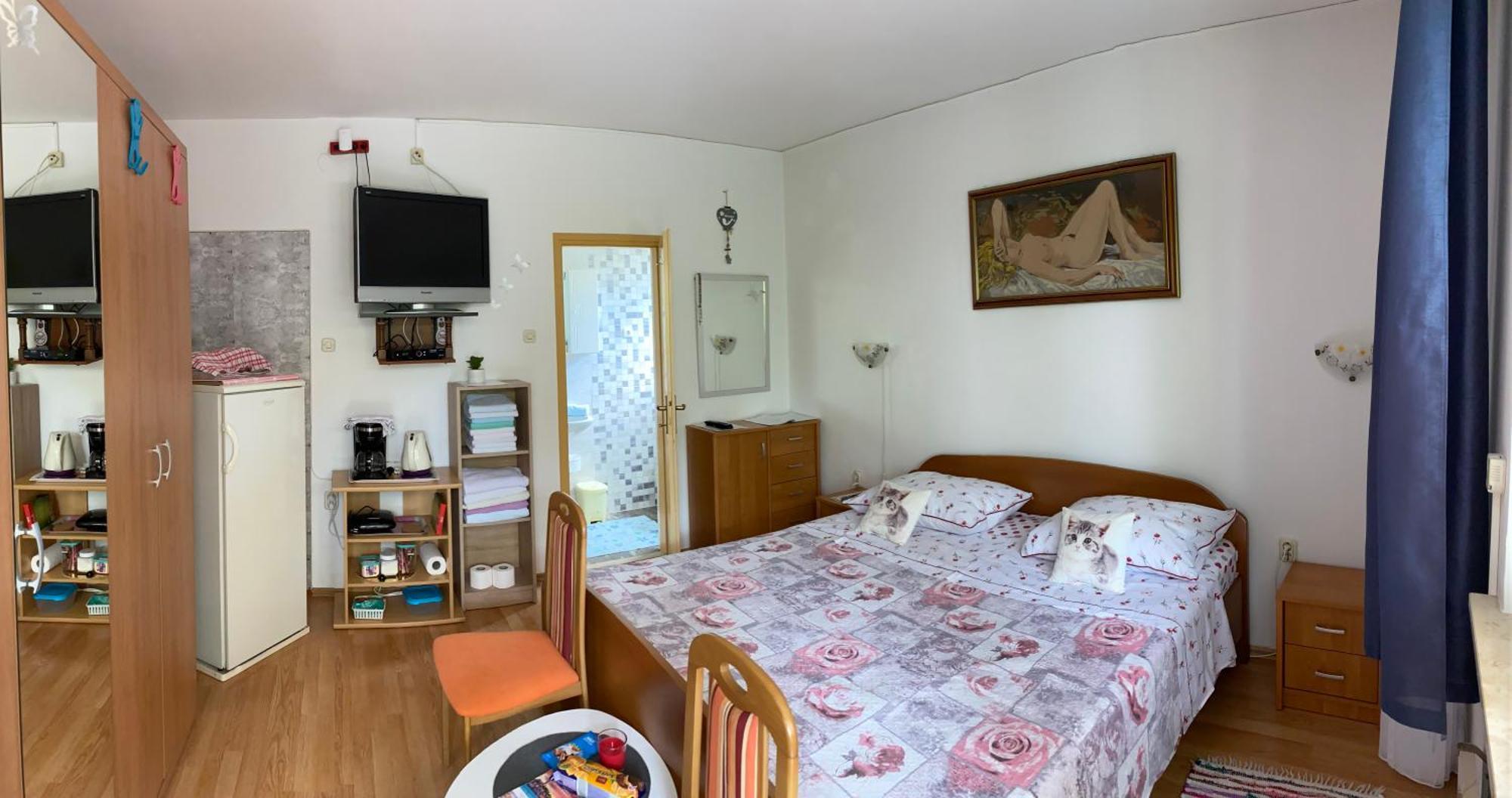 Double Room,1592160813:JPEG