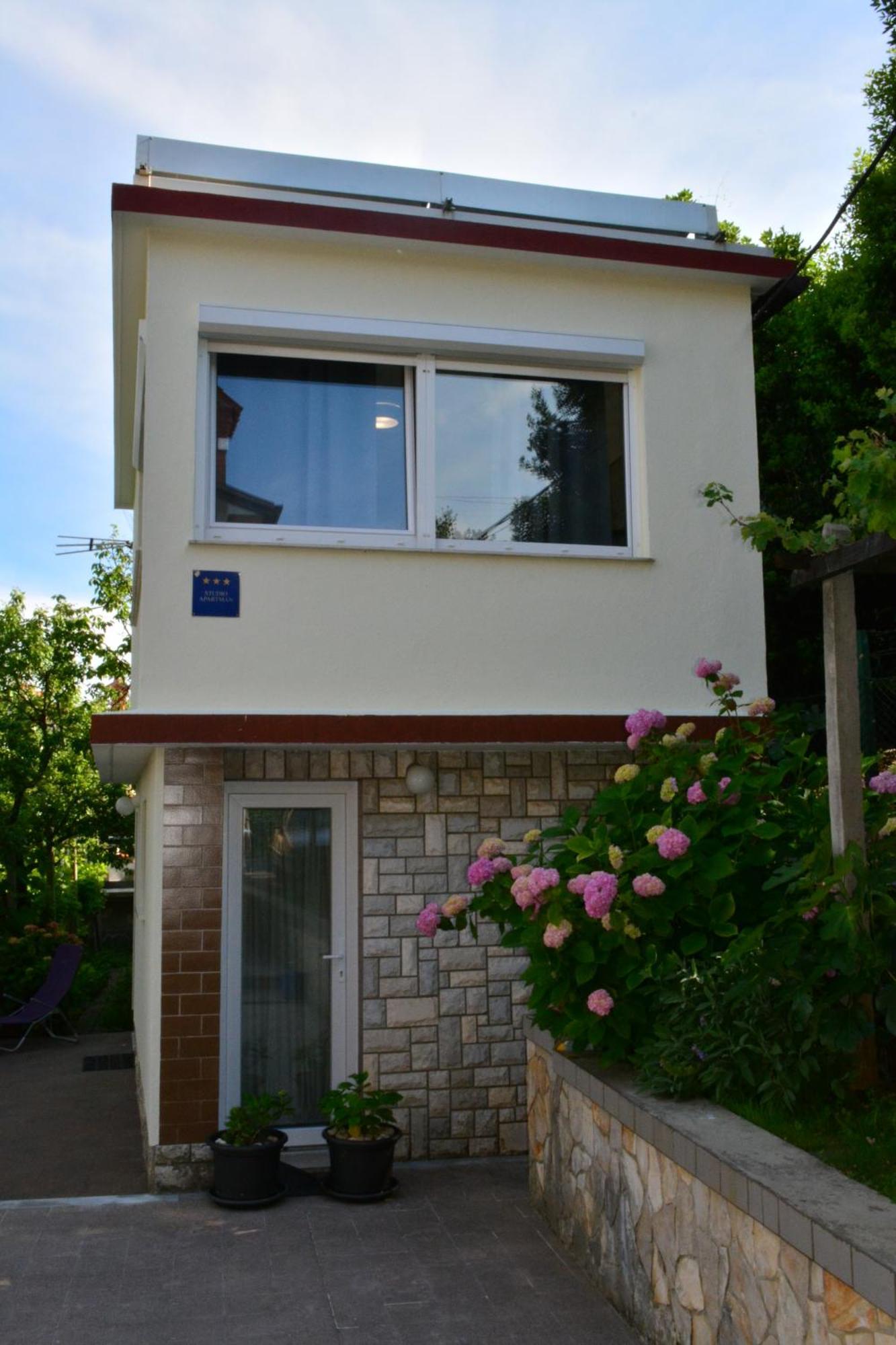 Apartment with Terrace,1594774580:JPEG