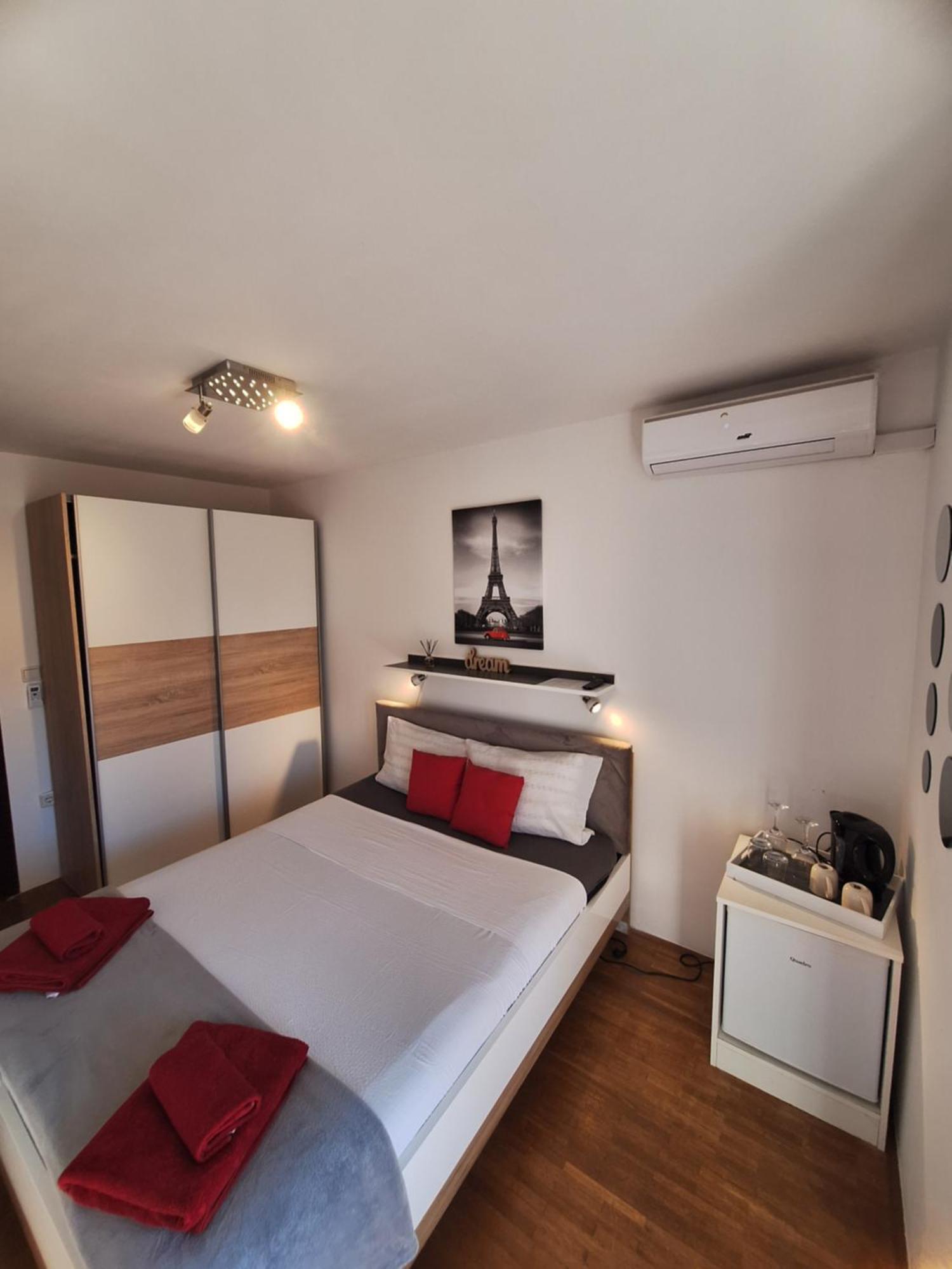 Double Room with Balcony,1624330026:JPEG