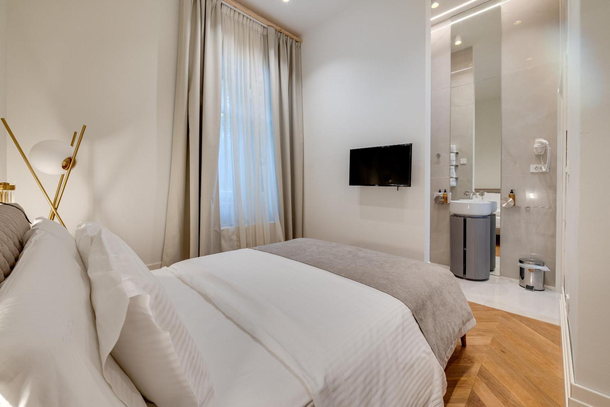 Single Room,1630886070:JPEG