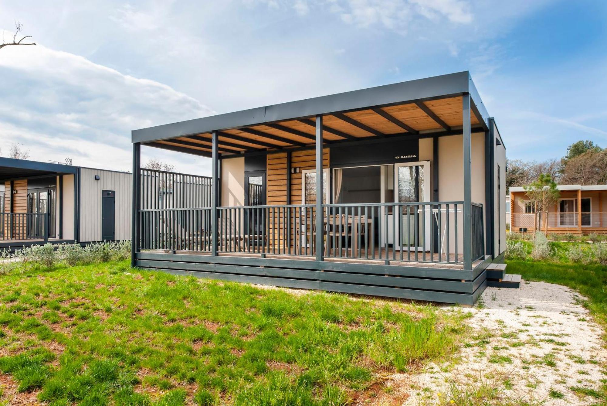 Mobile Home,1660342923:JPEG