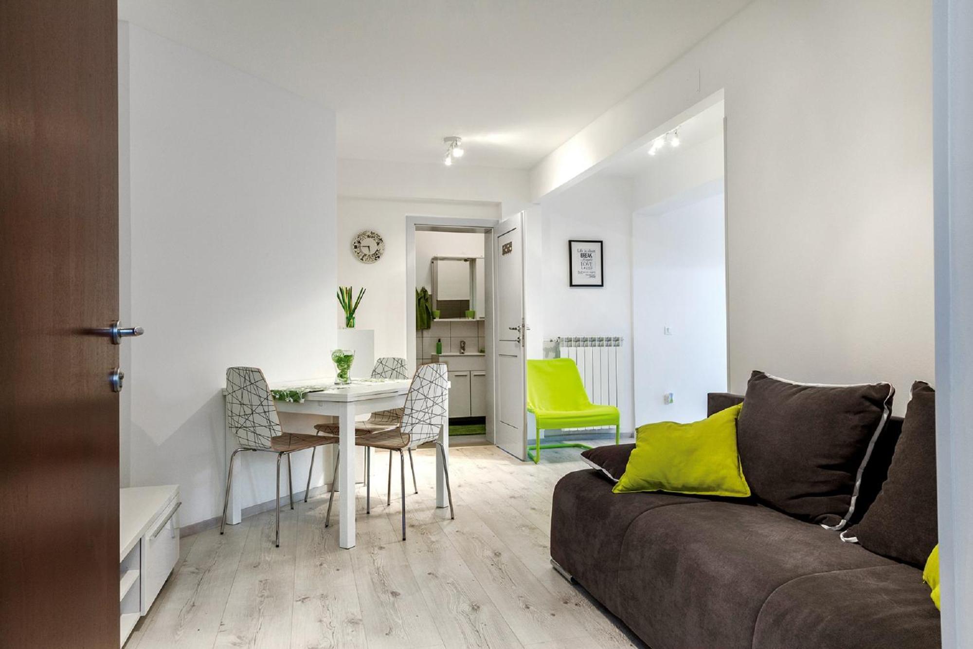 One-Bedroom Apartment with Terrace,1663752591:JPEG