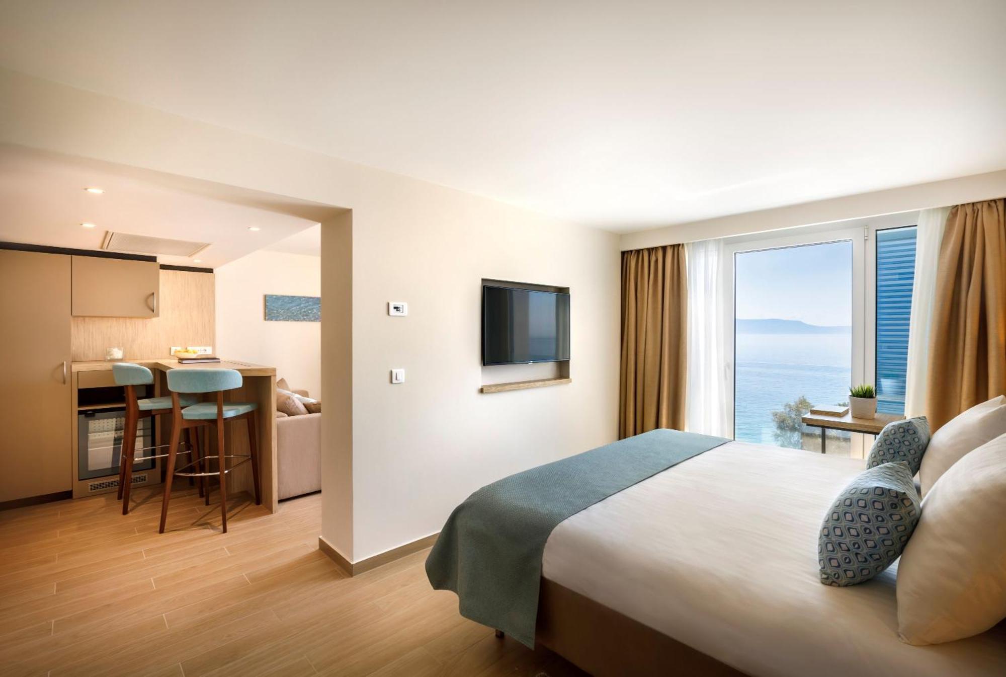 Junior Suite for 2+1 Seaview - Designed for Adults