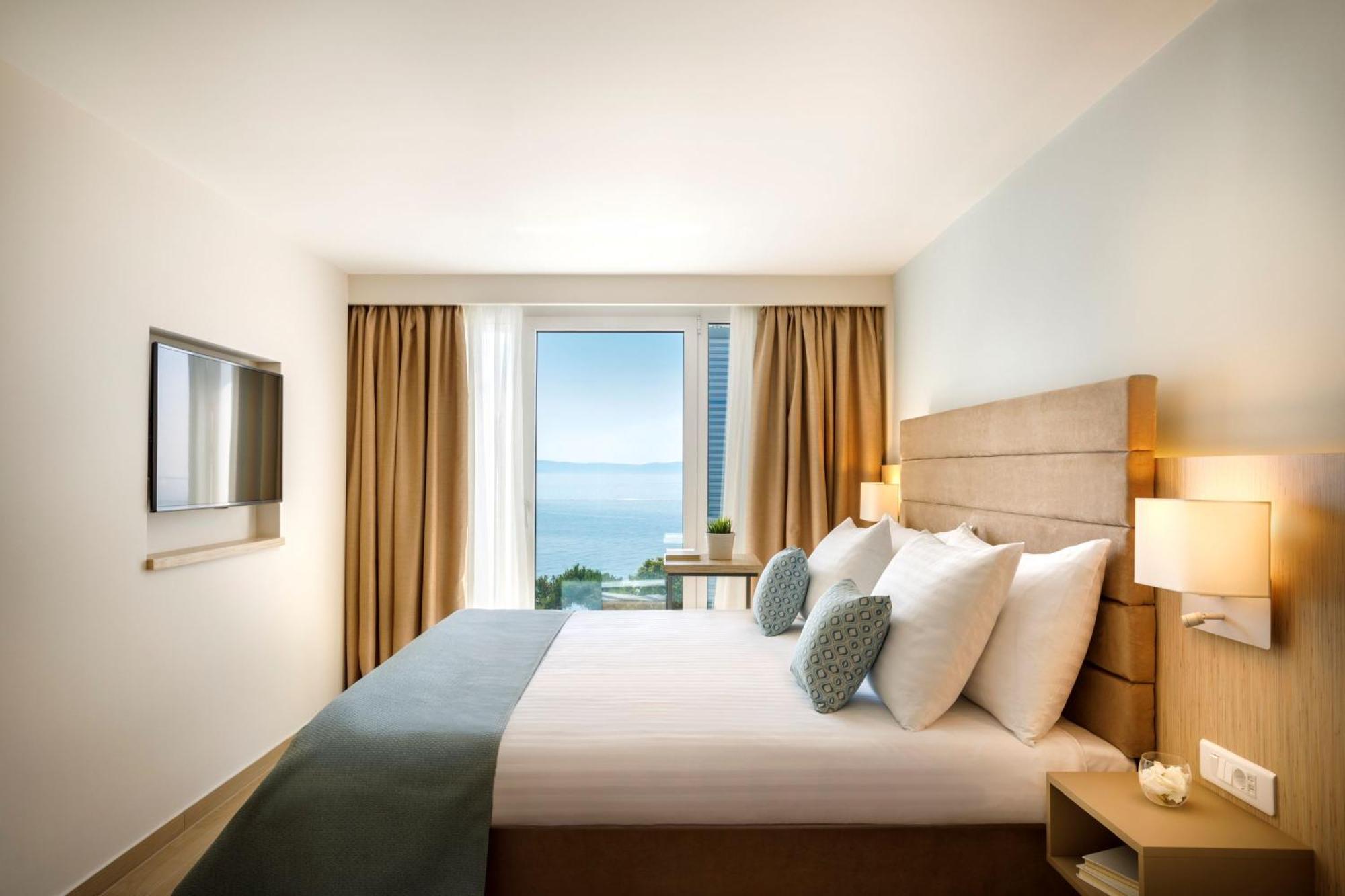 Junior Suite 21 Seaview Designed Adults