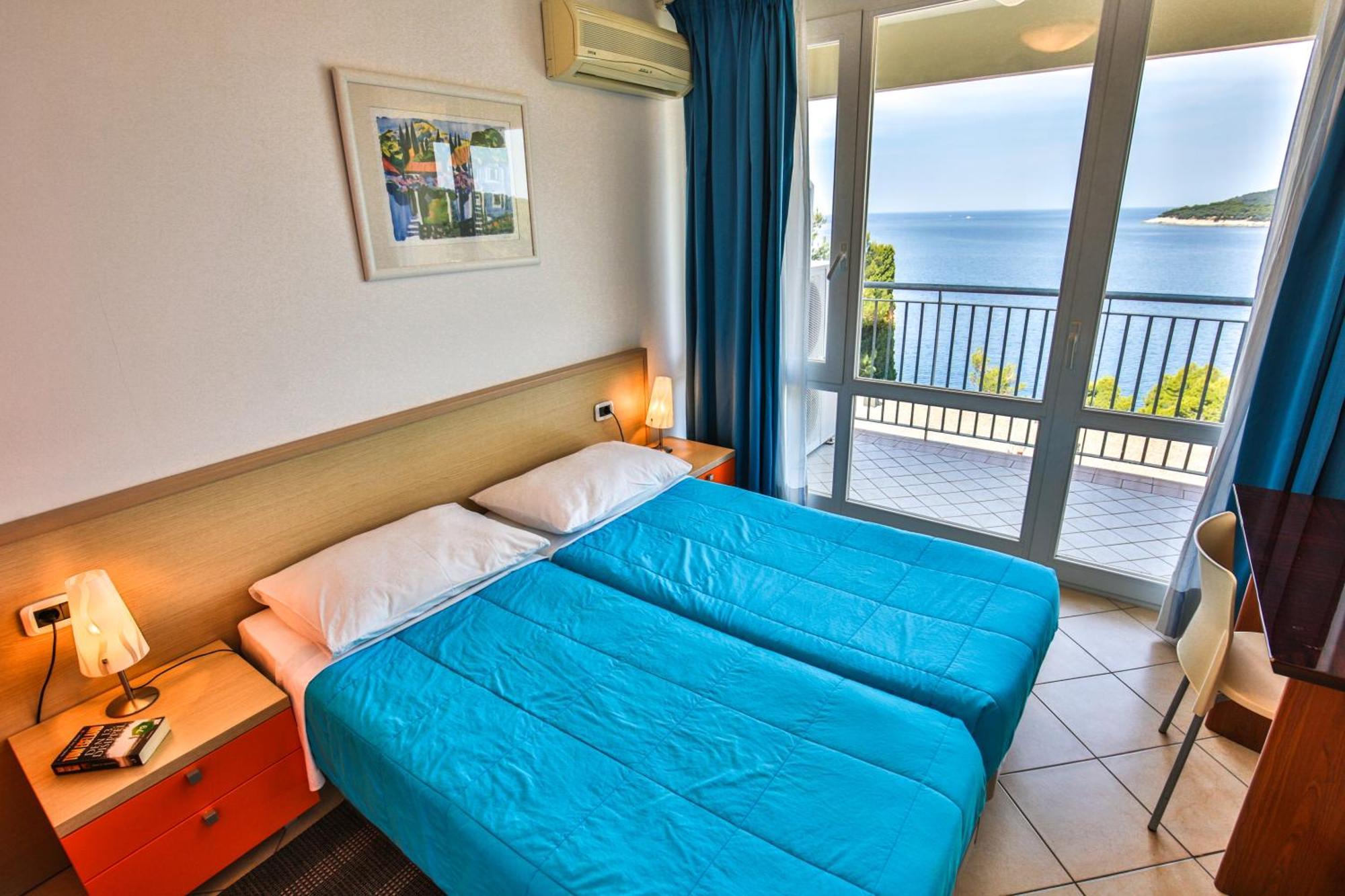 Two-Bedroom Apartment with Sea View,1704857755:JPEG