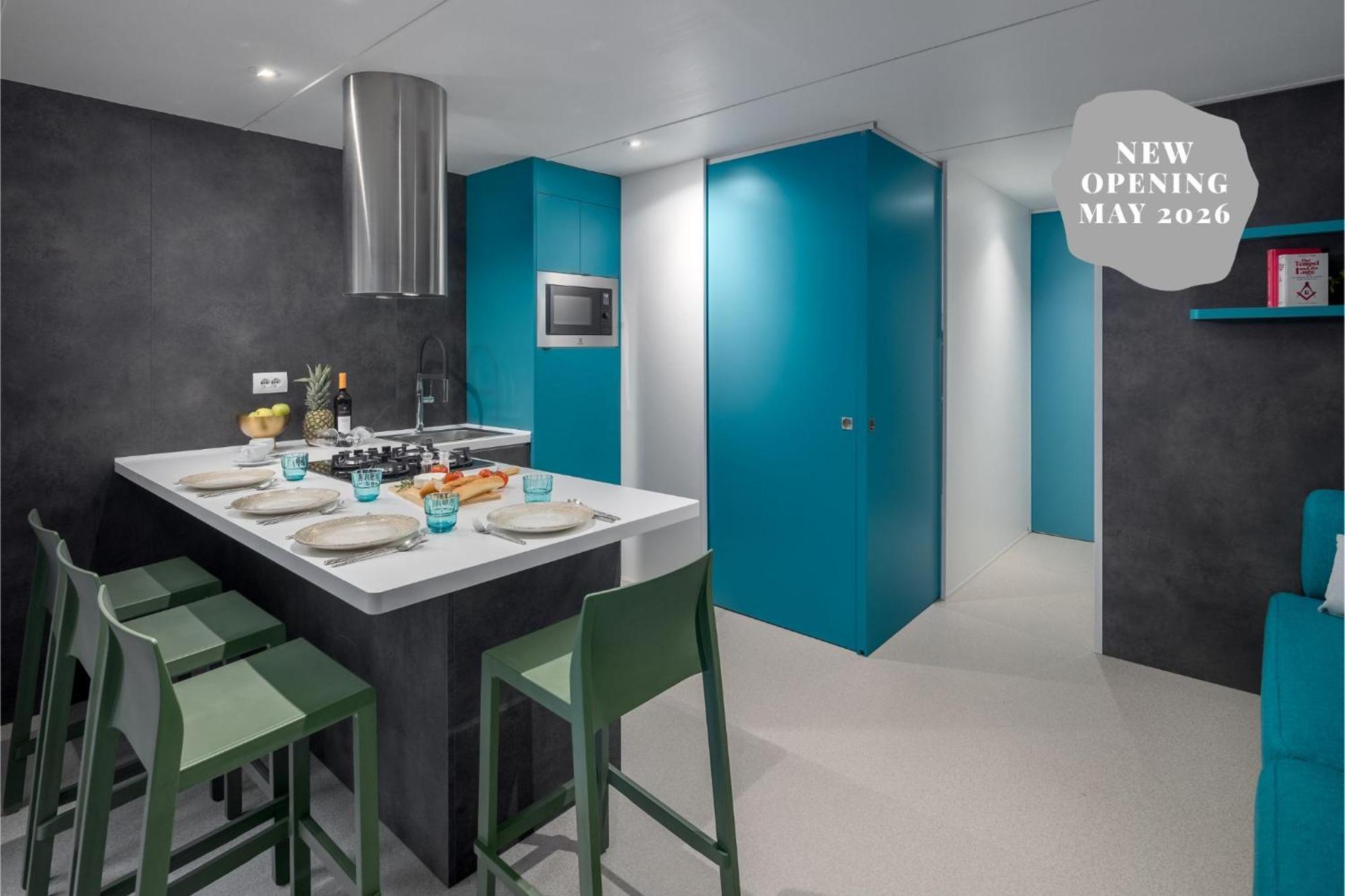 Premium Two Bedroom Sea Front Mobile Home with Jacuzzi,1742889250:JPEG