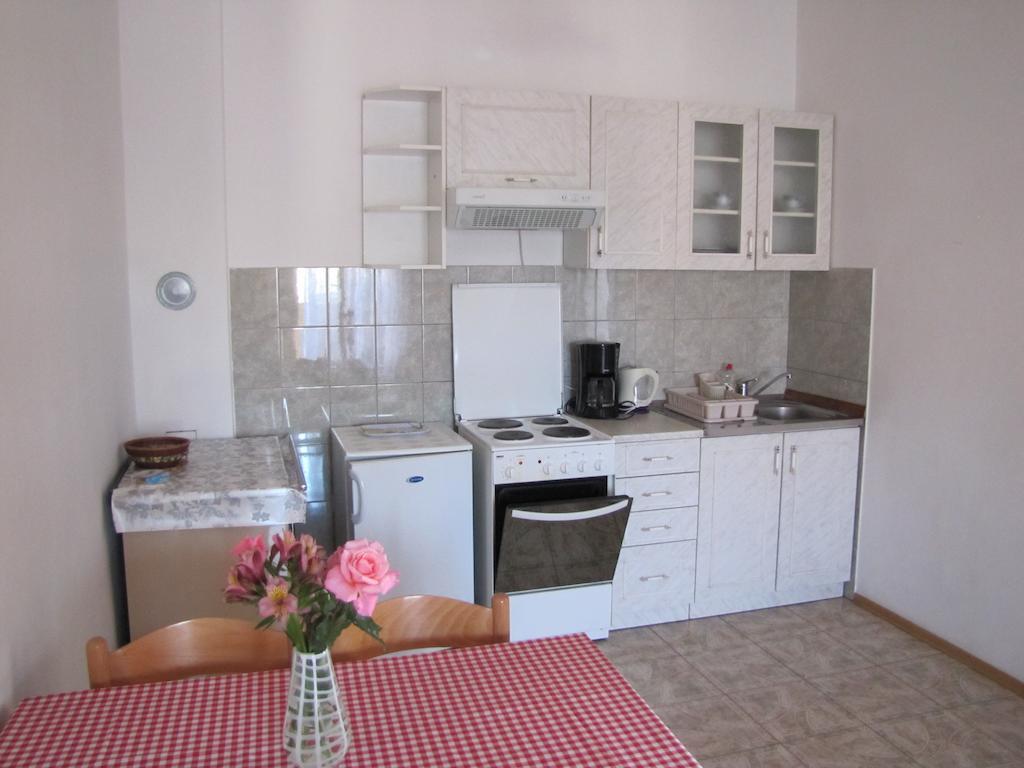 One-Bedroom Apartment with Balcony,232597714:JPEG