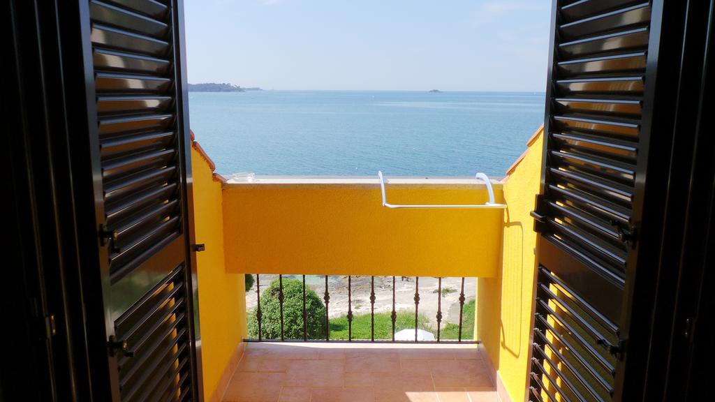 Double Room with Balcony and Sea View