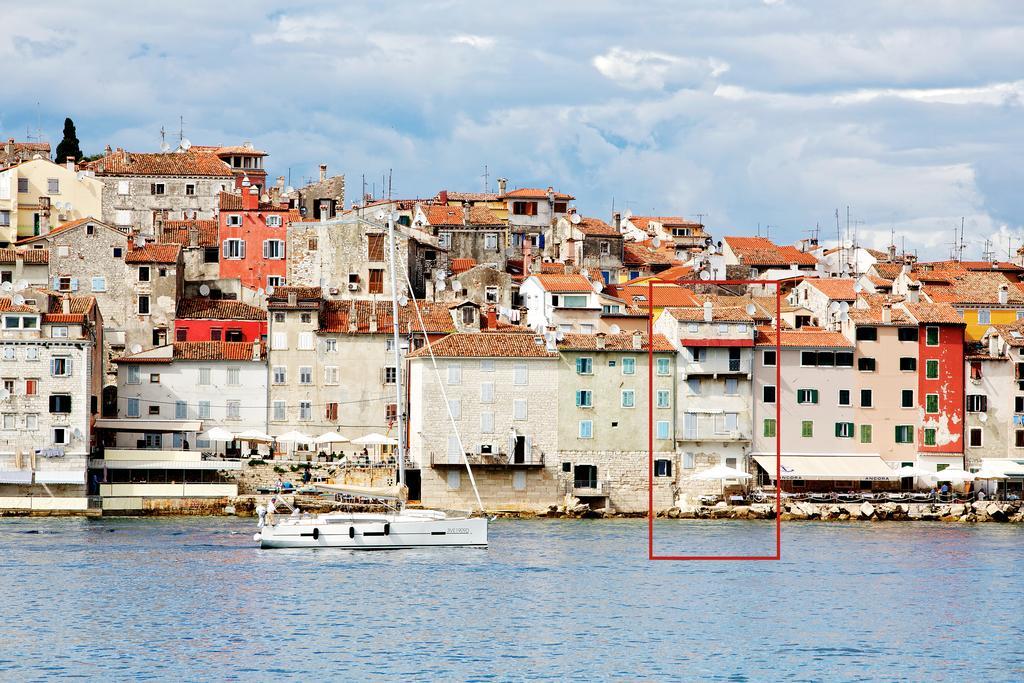 Two-Bedroom Apartment with Balcony and Sea View,273765549:JPEG