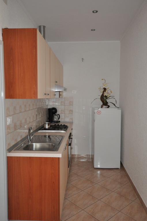 One-Bedroom Apartment,329527117:JPEG