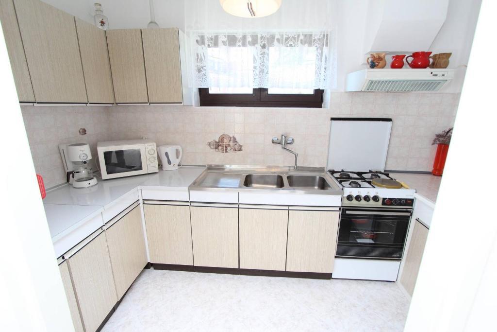 One-Bedroom Apartment with Balcony