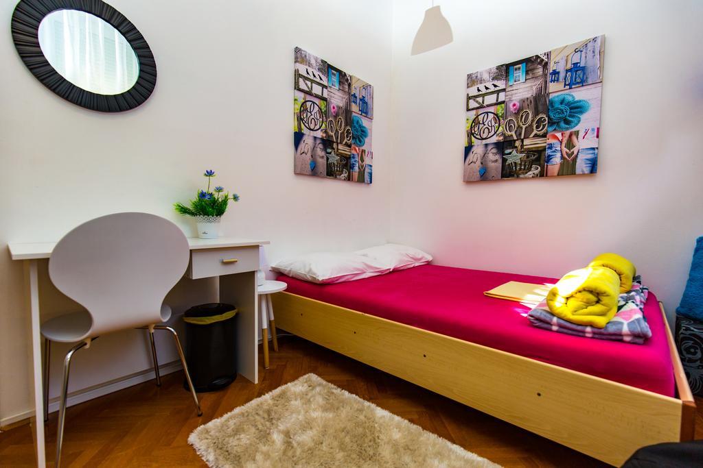 Tweepersoonskamer met Gedeelde Badkamer