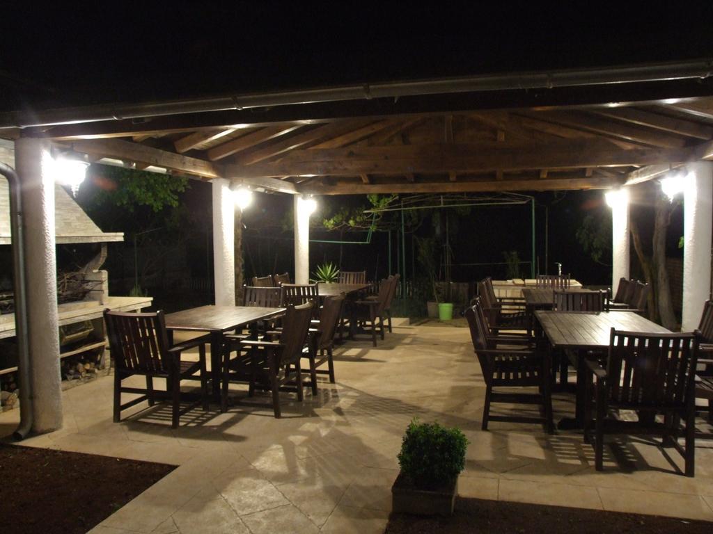 Studio Apartment,399299493:JPEG