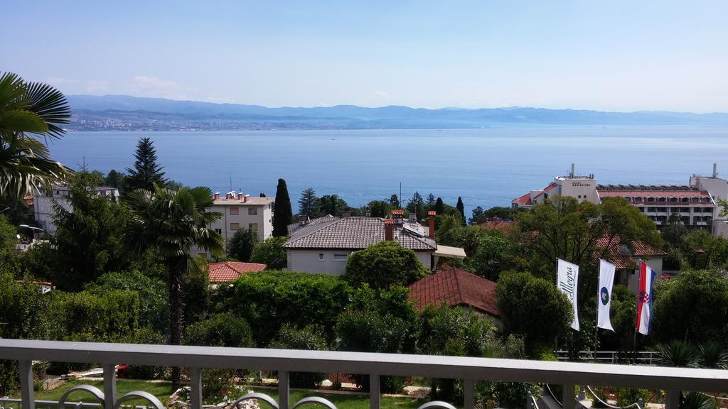 One-Bedroom Apartment with Balcony and Sea View,1252888279:JPEG