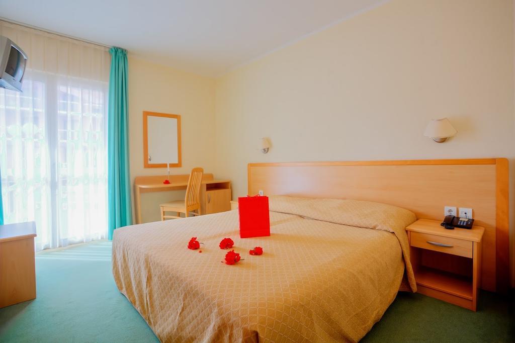 Double Room,452176395:JPEG