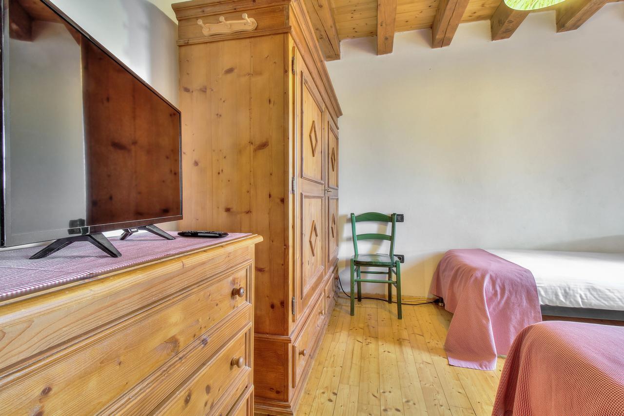 Twin Room Bathroom