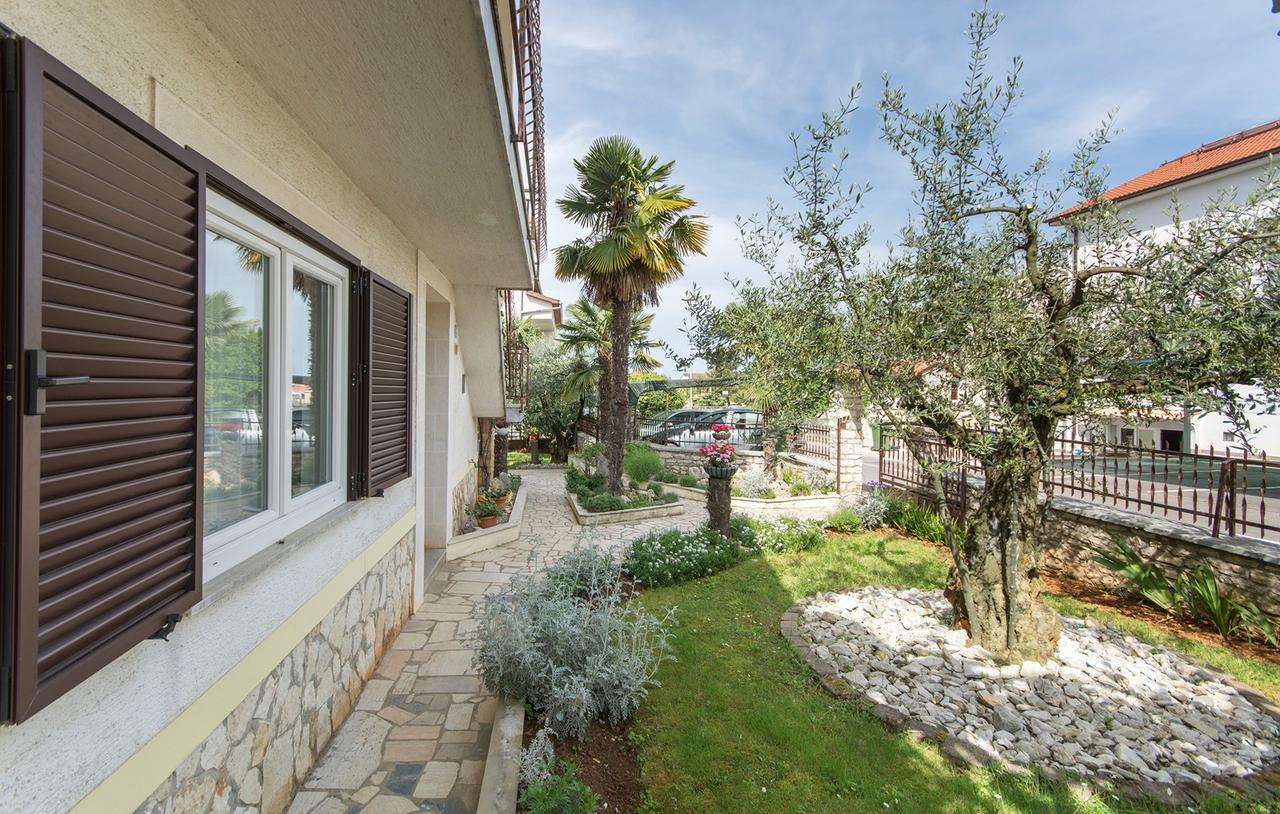 Apartment with Garden View,662350014:JPEG