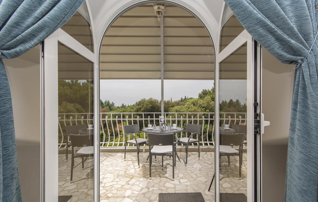 Studio Attic With Terrace,664814394:JPEG