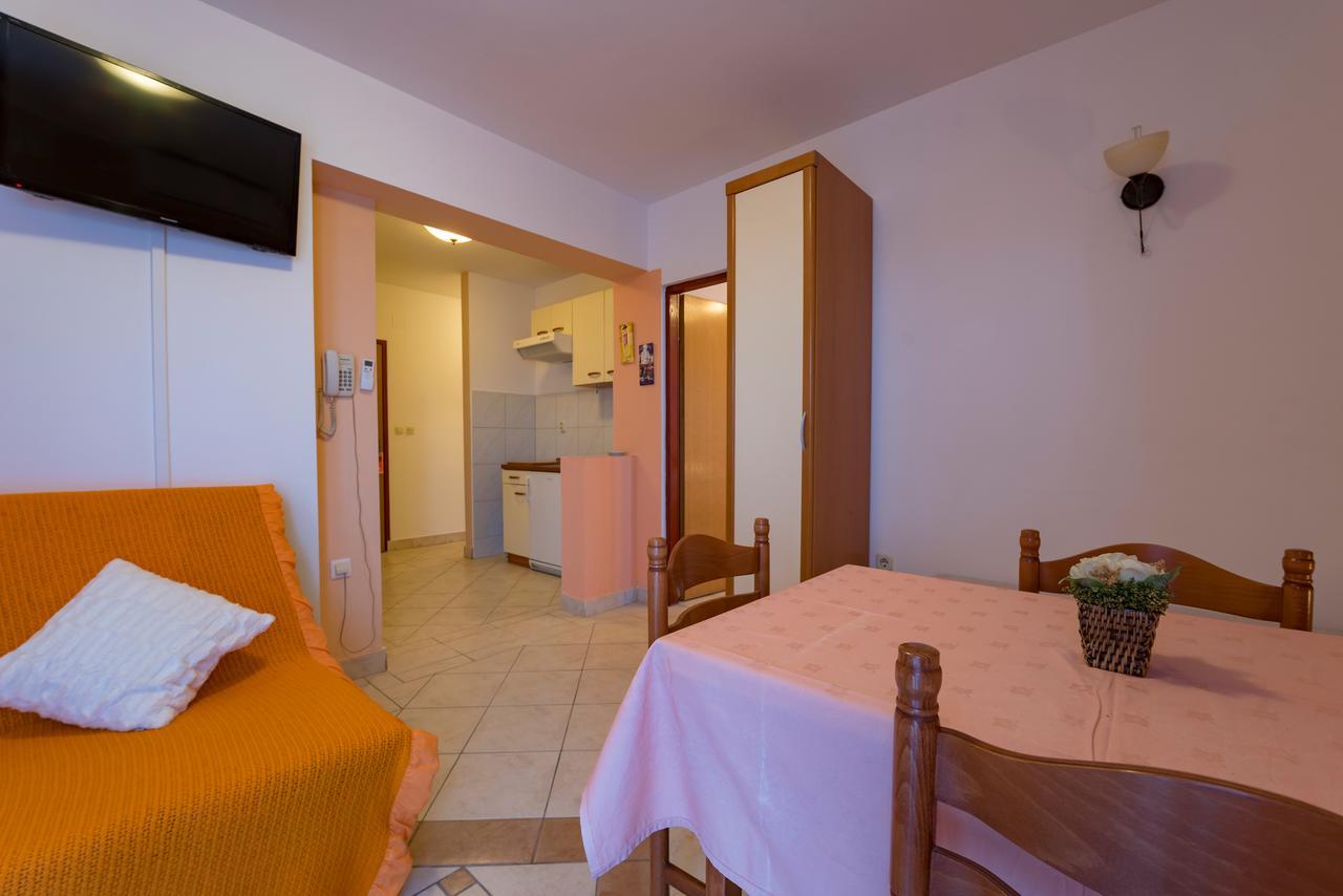One-Bedroom Suite with Balcony