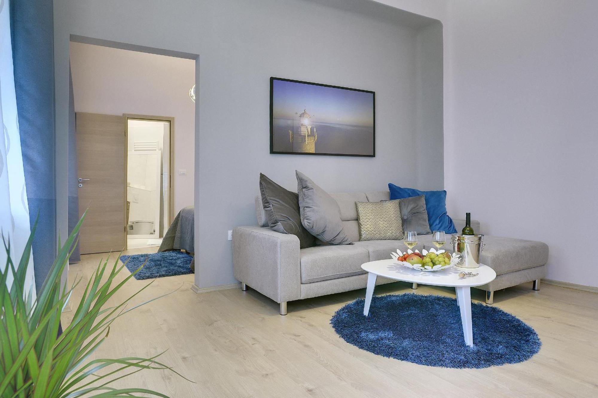 Standard One-Bedroom Apartment,715429537:JPEG