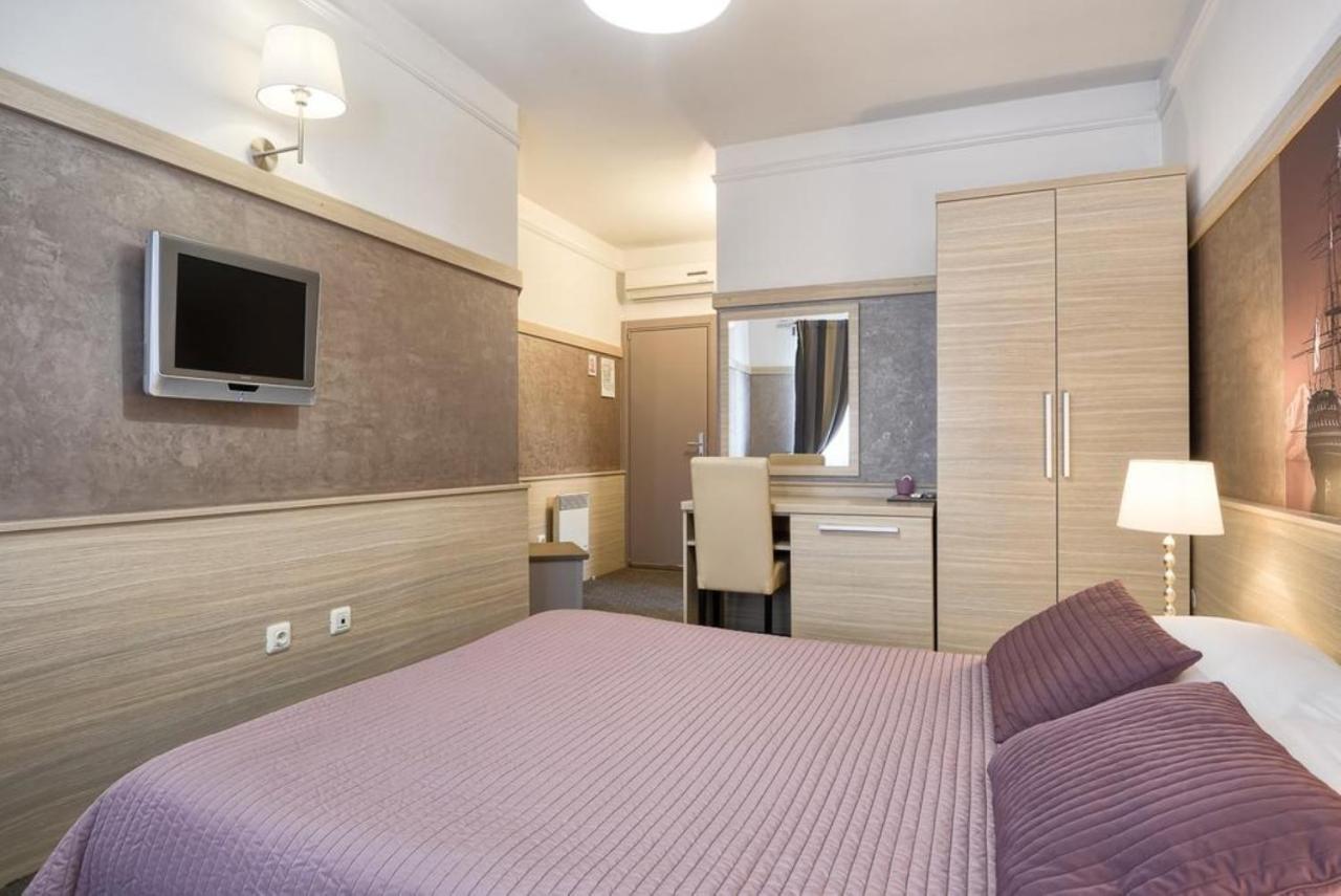 Double or Twin Room with Bathroom